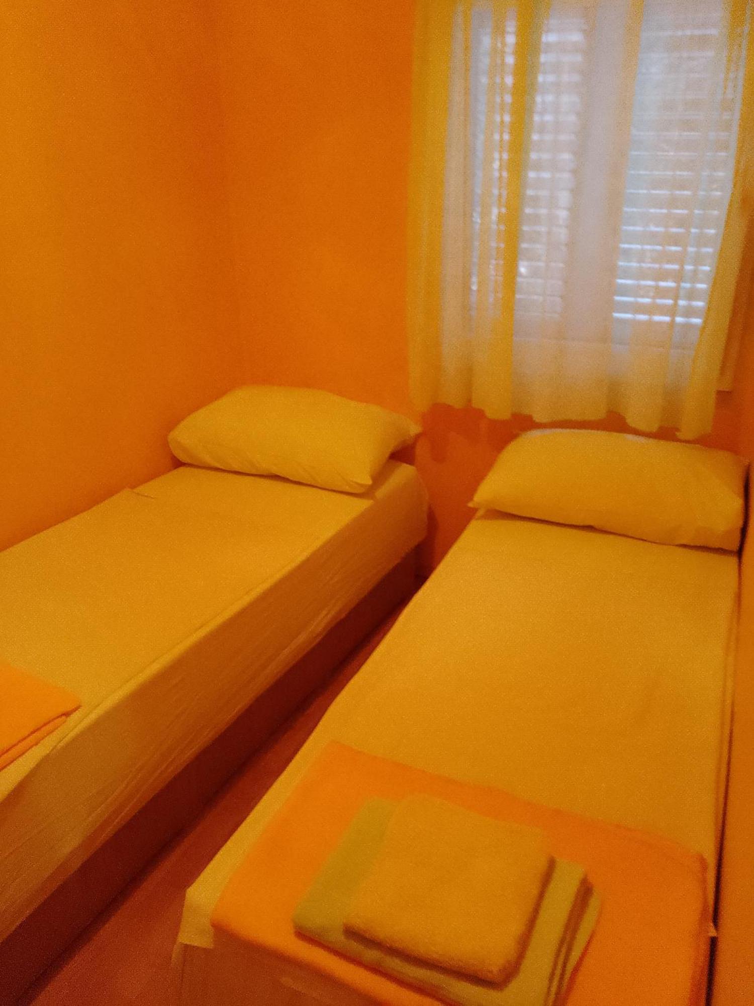 Apartments Velo ヴェリ・ロシニュ エクステリア 写真